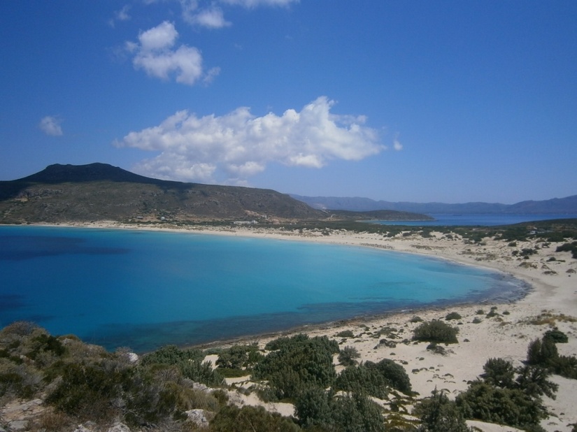Sarakiniko Bay